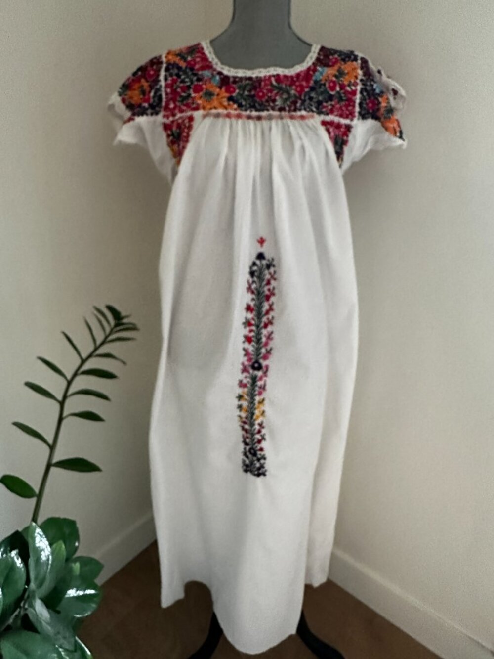 Mexican San Antonino Oaxaca  Embroidered Cotton Maxi Dress sz M/L